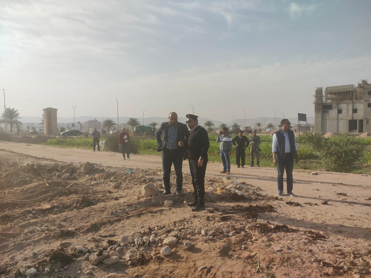 إزالة تعديات عن قطع أراضٍ بمدينة سوهاج الجديدة في حملات مكبرة